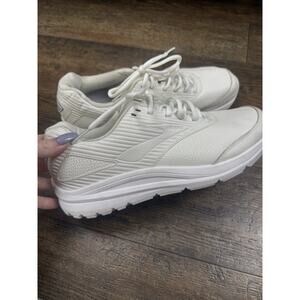 Brooks Addiction Walker 2 Walking Shoes Sneakers White Womans Size 11 2A Narrow